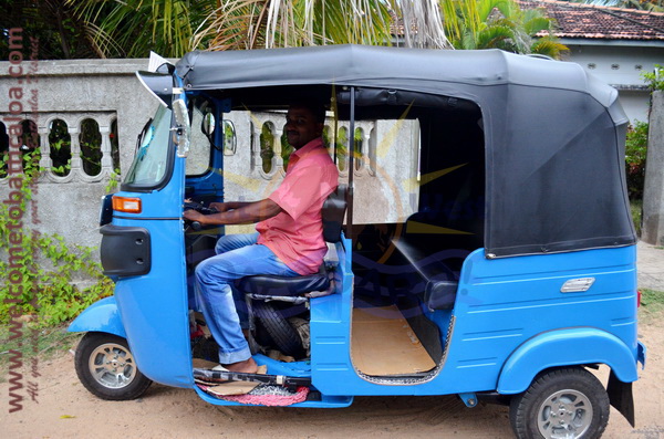 East N' West on Board 03 - Drivers Vehicles Guides Vans Cars Auto - Batticaloa Passikudah