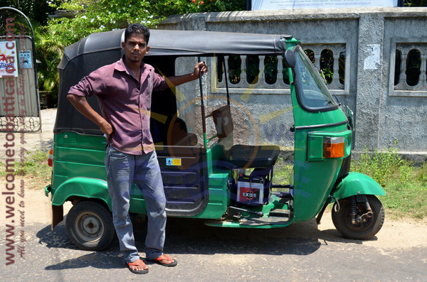 East N' West on Board 22 - Drivers Vehicles Guides Vans Cars Auto - Batticaloa Passikudah